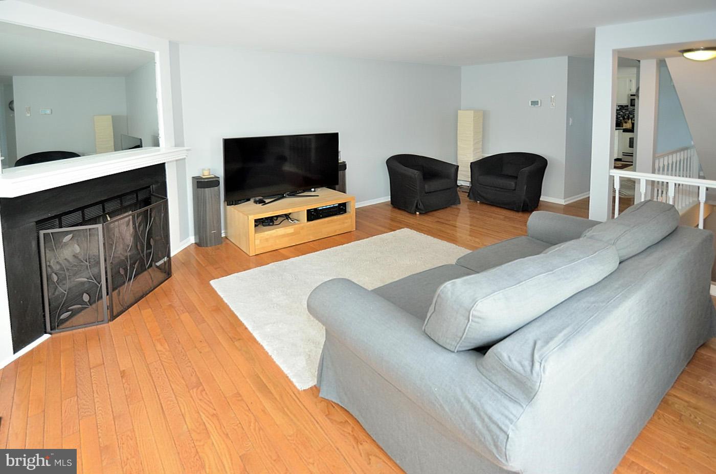 1706 Quietree Drive Reston, VA 20194 - Photo 6 of 15 Living Room