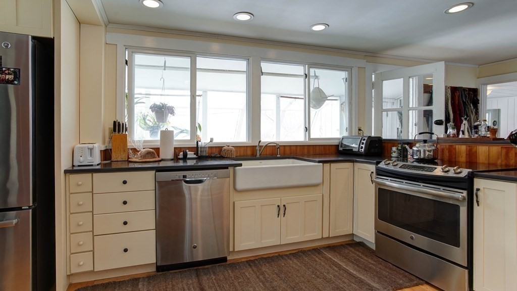 574 North Gulf Road Belchertown, MA 01007 - Photo 16 of 41 Gallery Image 16