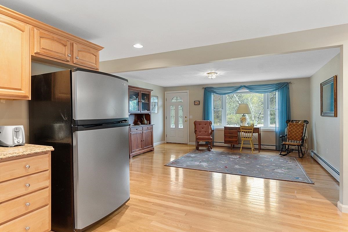44 Hazen Road Bedford, NH 03110 - Photo 13 of 36 Gallery Image 13