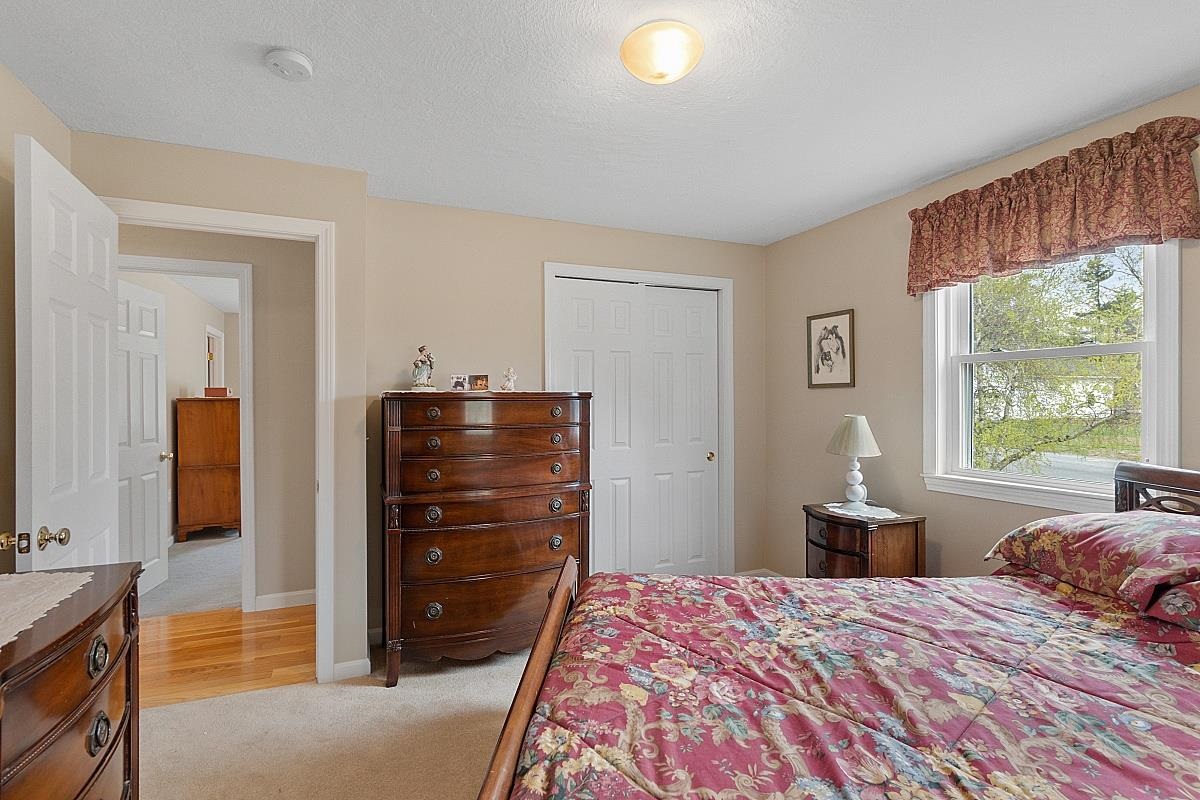 44 Hazen Road Bedford, NH 03110 - Photo 21 of 36 Gallery Image 21