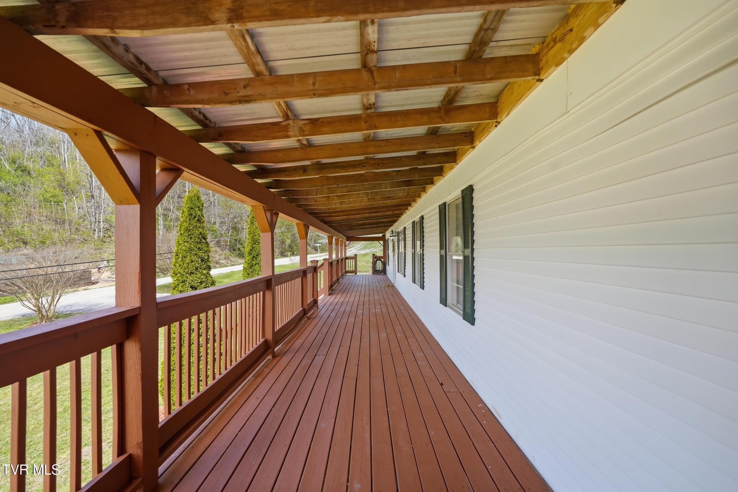 17953 Nordyke Road Bristol, VA 24202 - Photo 6 of 35 7_dsc02479_autoremove_25447546