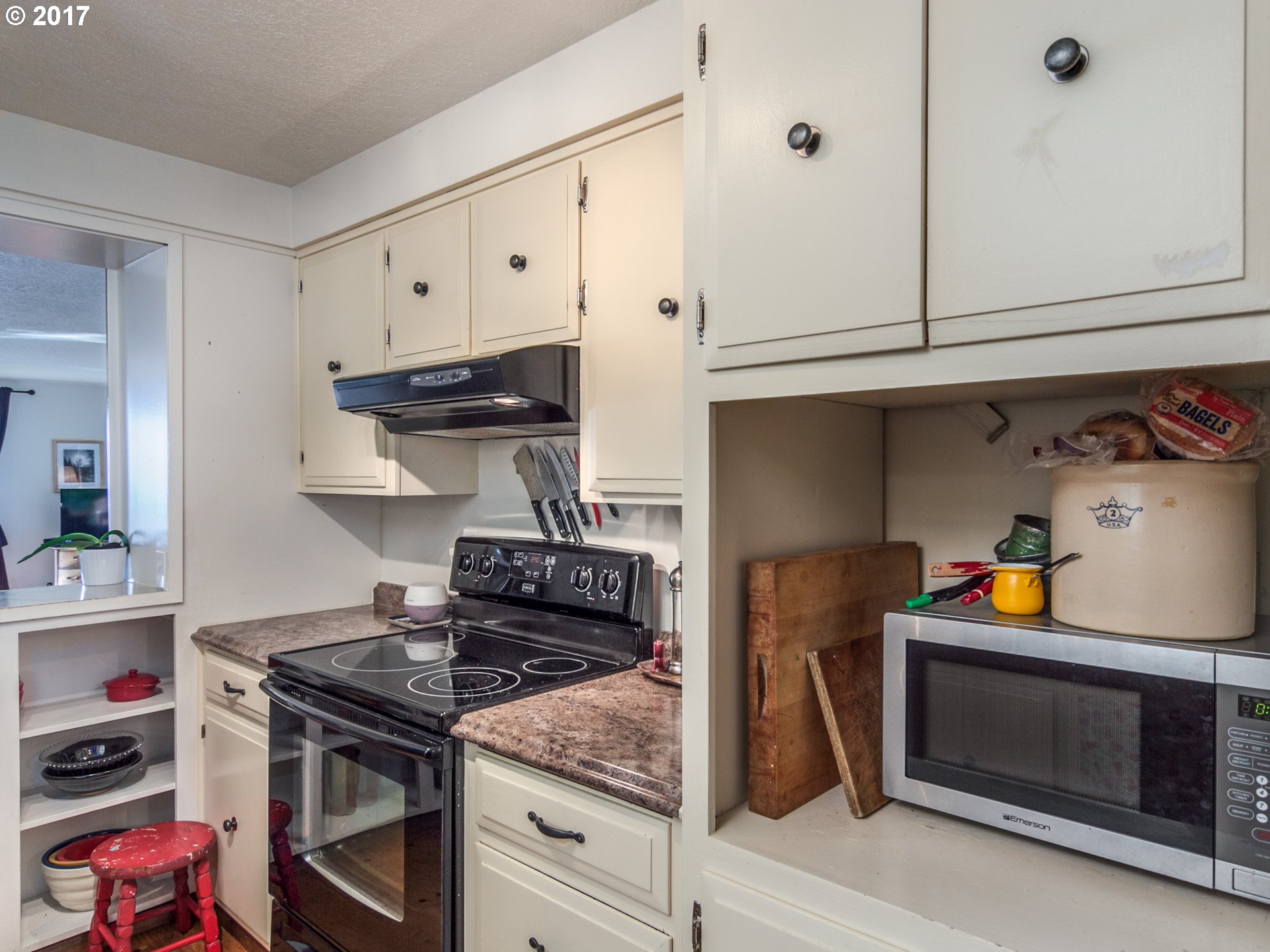 8022 Northwest Reed Drive Portland, OR 97229 - Photo 11 of 27 Gallery Image 11