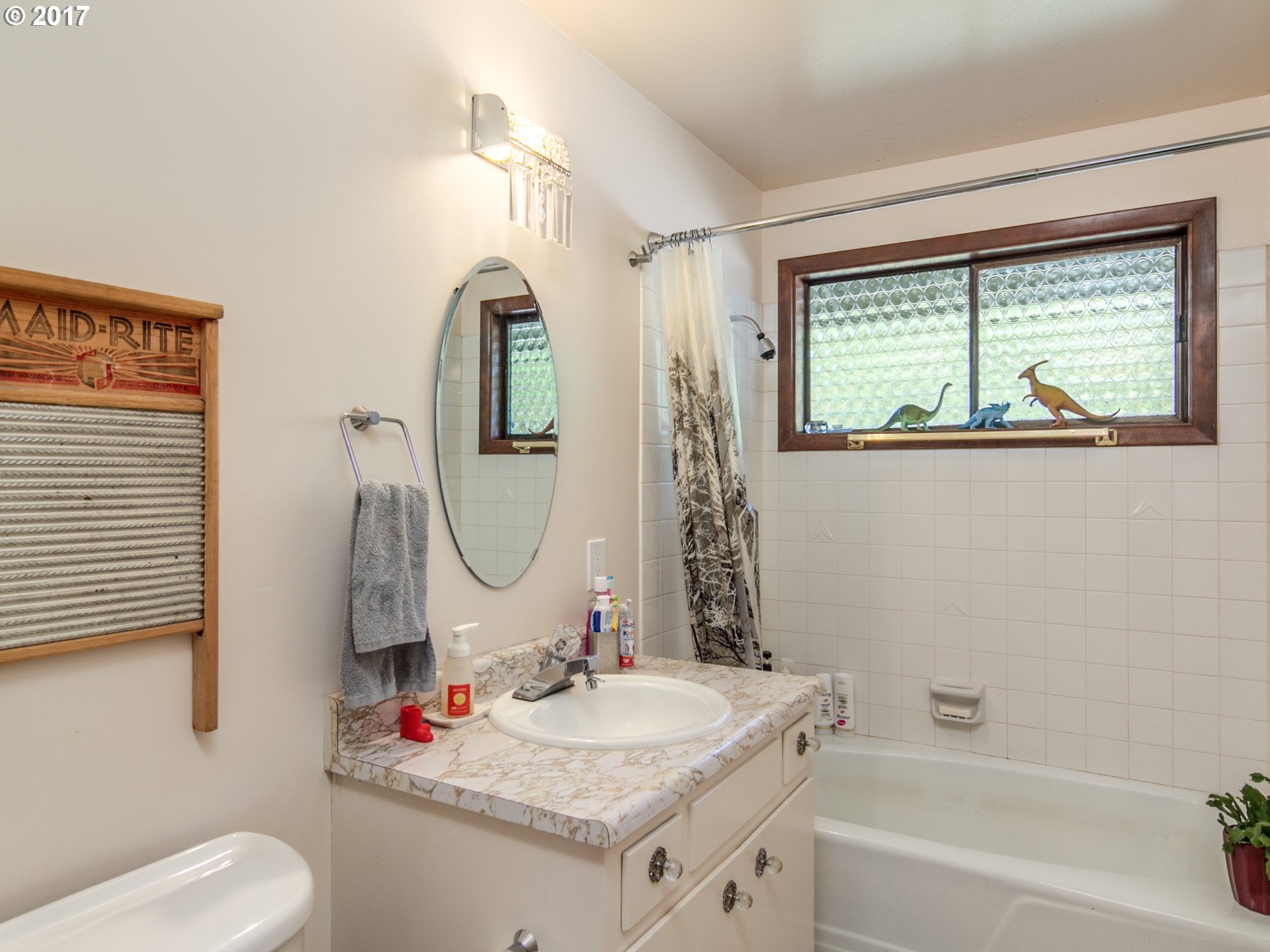 8022 Northwest Reed Drive Portland, OR 97229 - Photo 17 of 27 Gallery Image 17