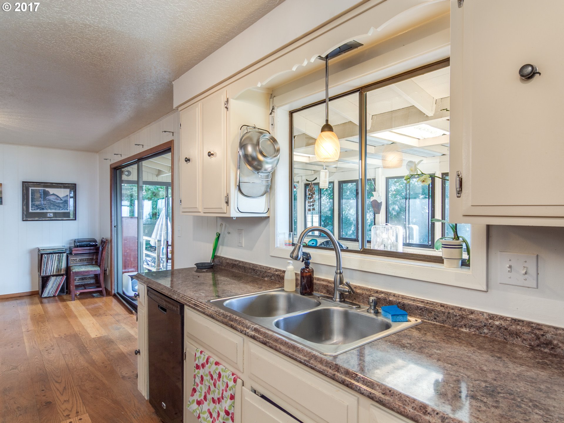 8022 Northwest Reed Drive Portland, OR 97229 - Photo 10 of 27 Gallery Image 10