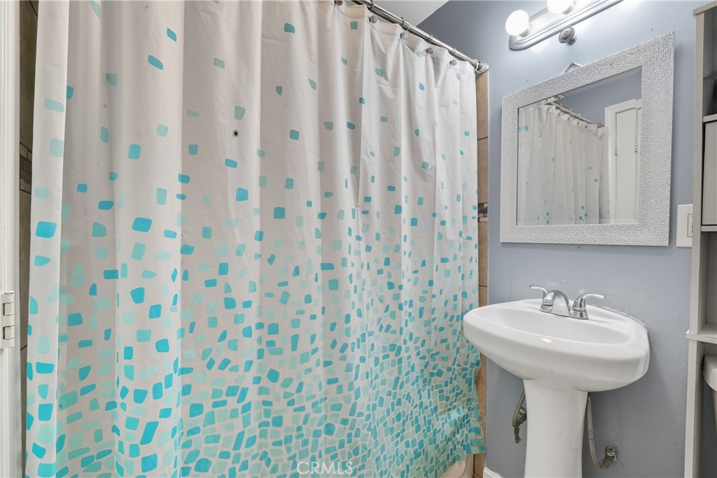 409 West Cedar Street Compton, CA 90220 - Photo 13 of 26