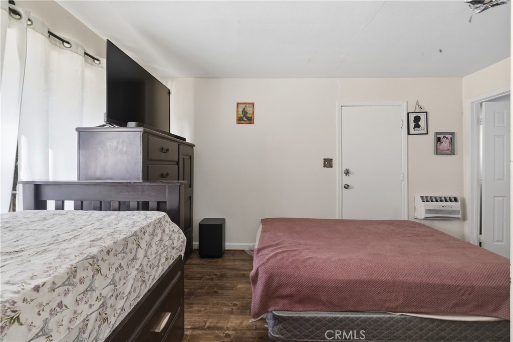 409 West Cedar Street Compton, CA 90220 - Photo 17 of 26