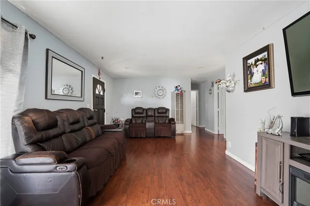 $640,000 | 409 West Cedar Street, Compton, CA 90220