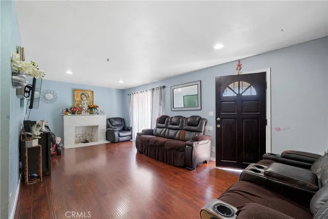 $640,000 | 409 West Cedar Street, Compton, CA 90220