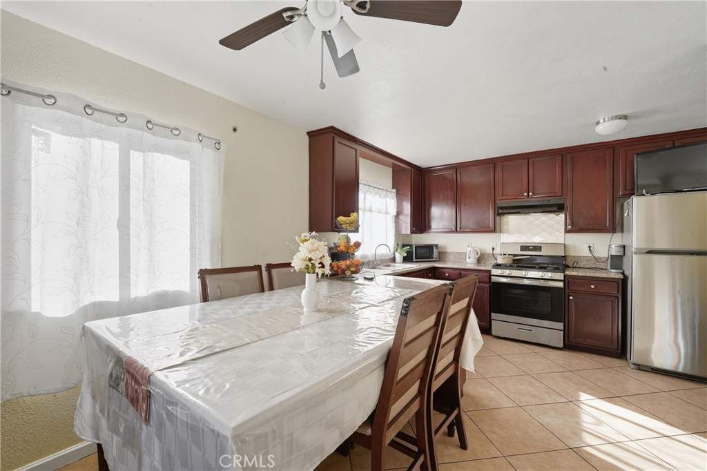 409 West Cedar Street Compton, CA 90220 - Photo 10 of 26