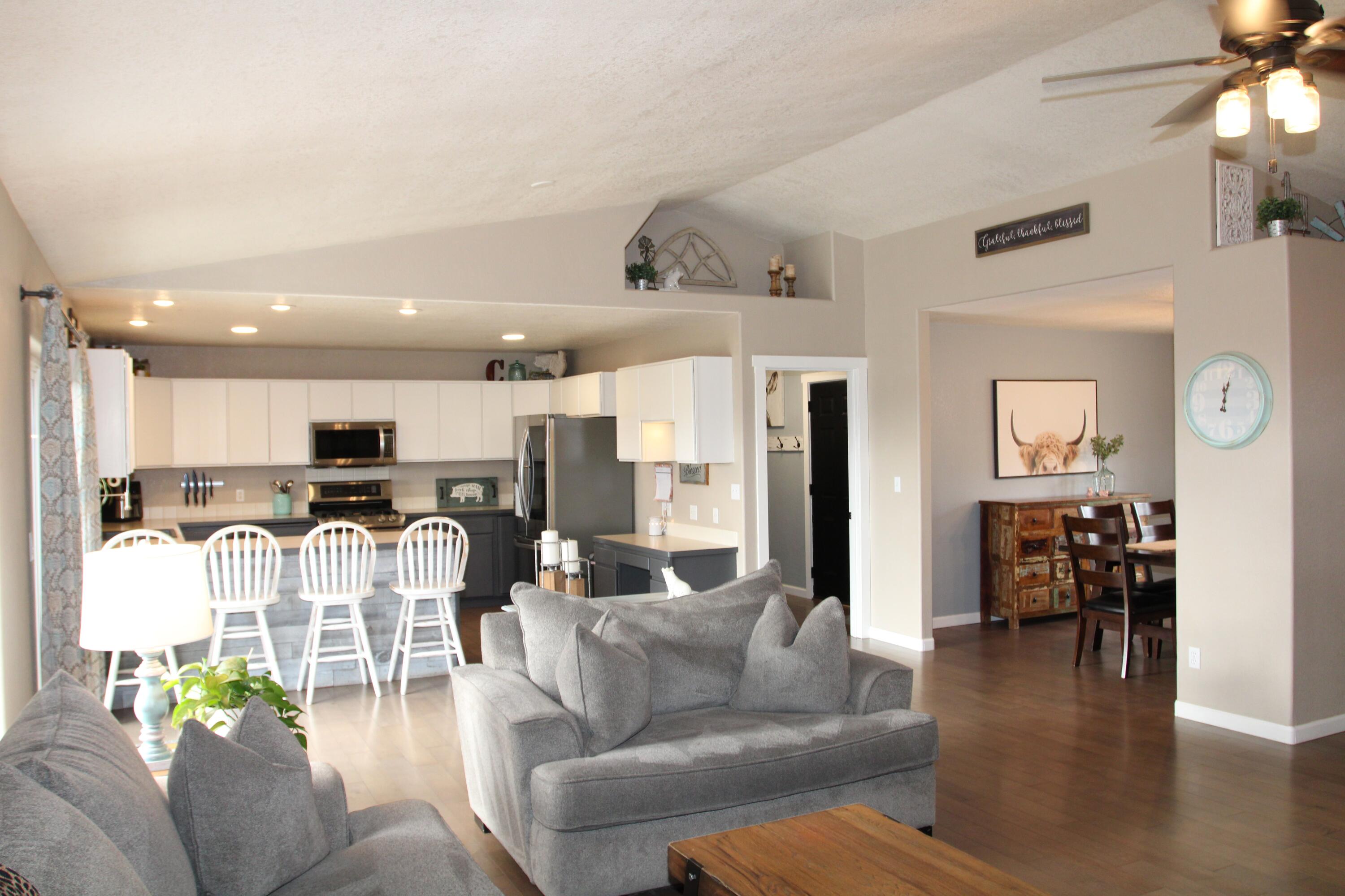 8722 Arant Road Klamath Falls, OR 97603 - Photo 15 of 85 8722 Arant 375