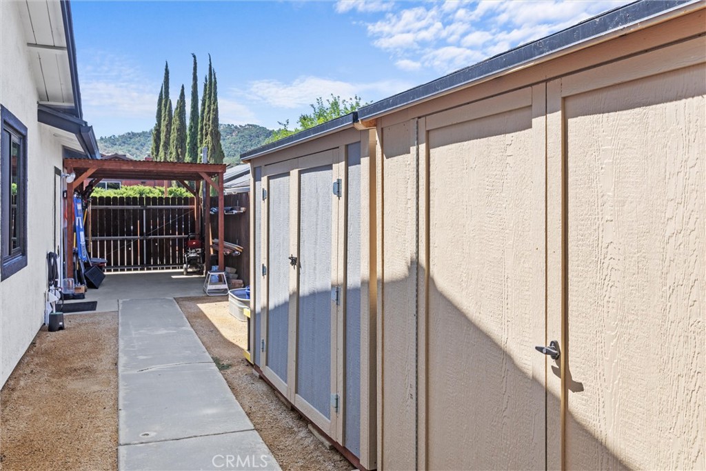 4913 Sparrow Hawk Lane Paso Robles, CA 93446 - Photo 26 of 33 a view of a balcony
