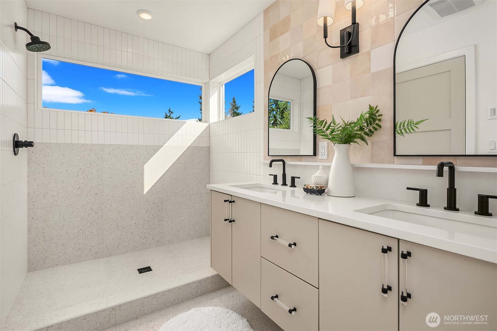 2030 Northeast 123rd Street Seattle, WA 98125 - Photo 22 of 31