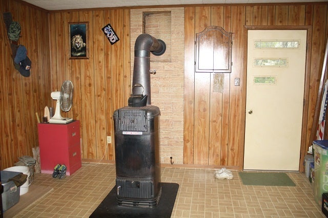 162 Shady Grove Road Rupert, WV 25984 - Photo 14 of 20 Den