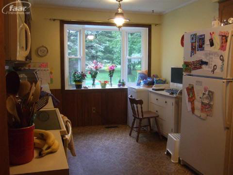 5482 East Potter Road Burton, MI 48509 - Photo 7 of 13 20192573-6.JPG