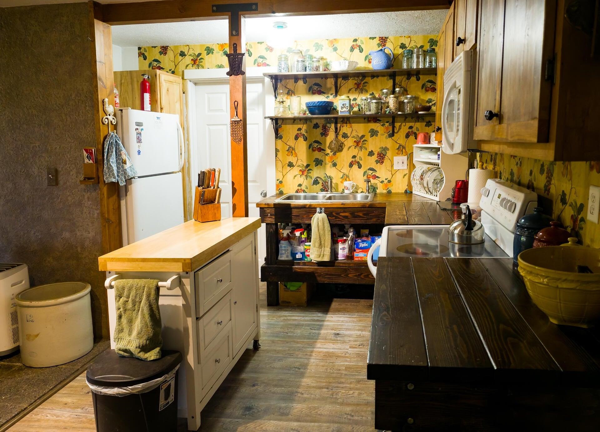 1239 Kewa-Meteor Road Inchelium, WA 99138 - Photo 7 of 38