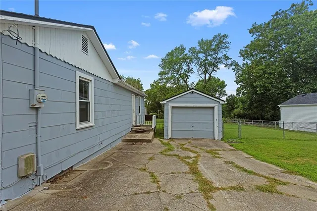 $185,000 | 6114 North Main Street, Gladstone, MO 64118