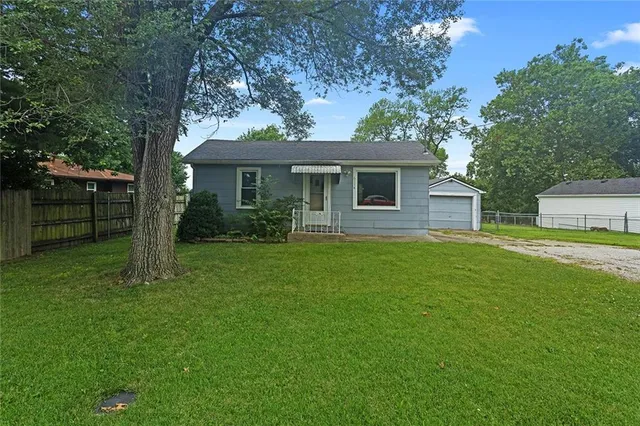 $185,000 | 6114 North Main Street, Gladstone, MO 64118