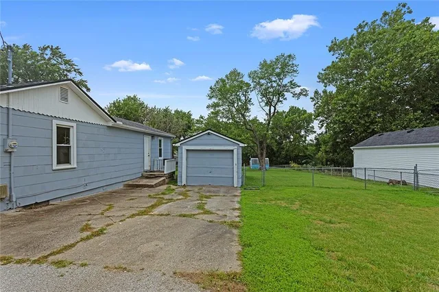 $185,000 | 6114 North Main Street, Gladstone, MO 64118