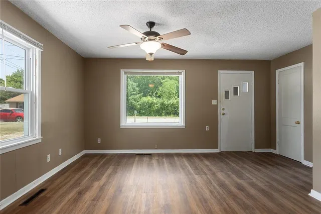 $185,000 | 6114 North Main Street, Gladstone, MO 64118