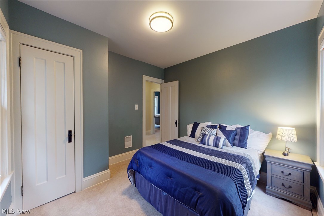12892 Cedar Road Cleveland, OH 44118 - Photo 22 of 34 Gallery Image 22