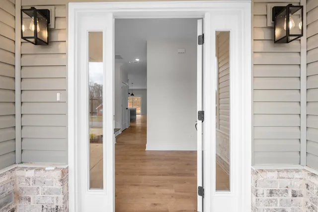 $525,000 | 288 Woodland Creek Drive, McMinnville, TN 37110