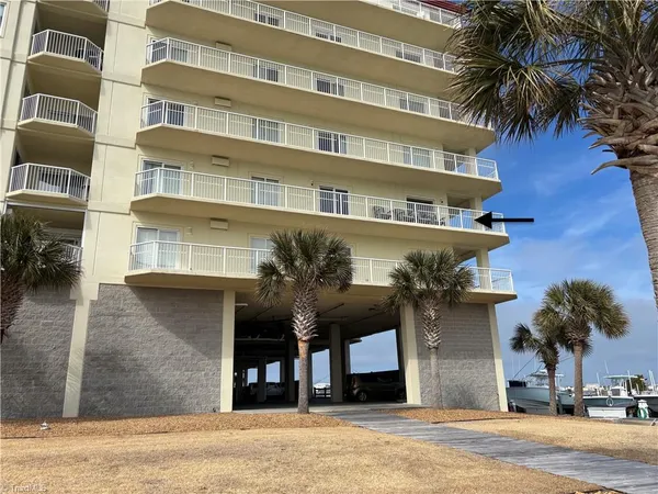 $1,150,000 | 100 Olde Towne Yacht Club Drive, Beaufort, NC 28516