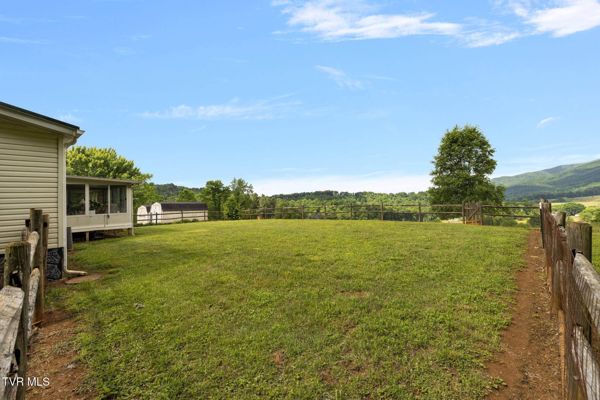 195 Estep Hollow Road Elizabethton, TN 37643 - Photo 61 of 69 IMG_7304