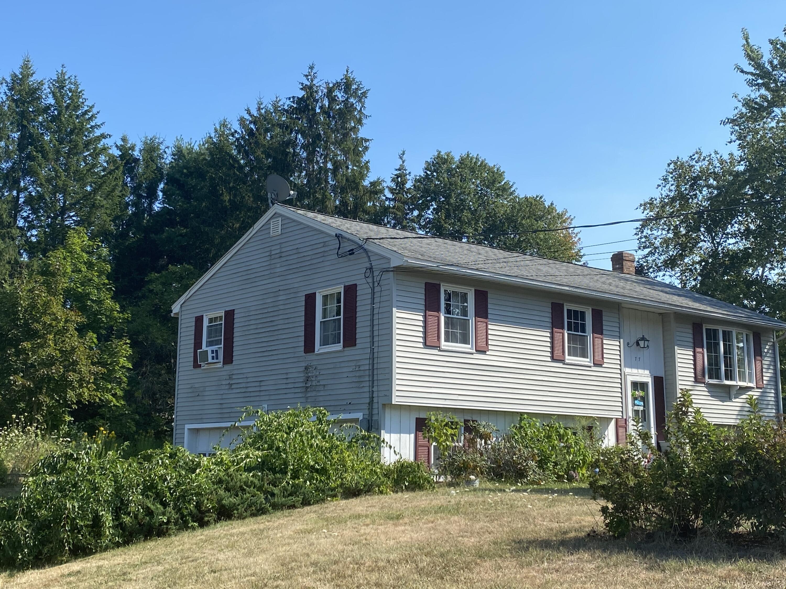 77 Raydon Rd Extension York, ME 03909 - Photo 2 of 20 IMG-1072