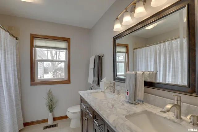 $475,000 | 5434-5438 State Street, Quincy, IL 62305