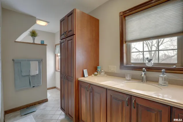 $475,000 | 5434-5438 State Street, Quincy, IL 62305