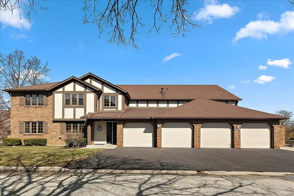 $325,000 | 7834 West Forest Hill Court, Unit 2CR, Palos Heights, IL 60463