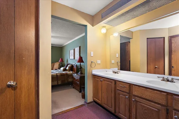 $325,000 | 7834 West Forest Hill Court, Unit 2CR, Palos Heights, IL 60463
