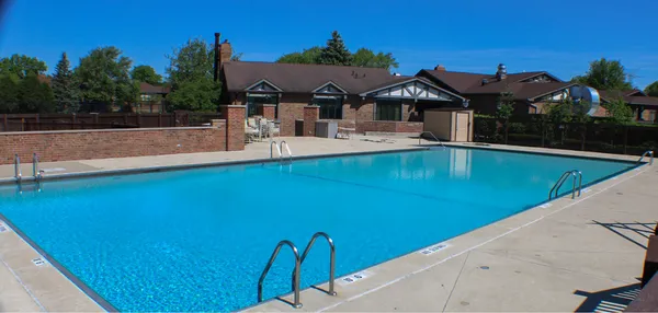 $325,000 | 7834 West Forest Hill Court, Unit 2CR, Palos Heights, IL 60463