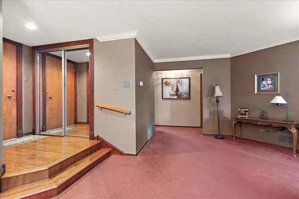 $325,000 | 7834 West Forest Hill Court, Unit 2CR, Palos Heights, IL 60463