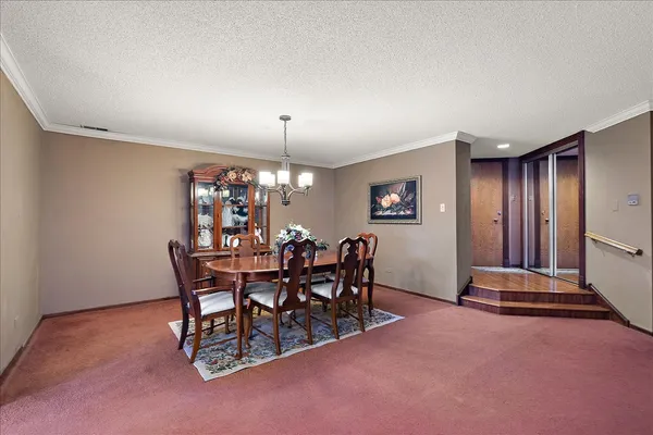$325,000 | 7834 West Forest Hill Court, Unit 2CR, Palos Heights, IL 60463