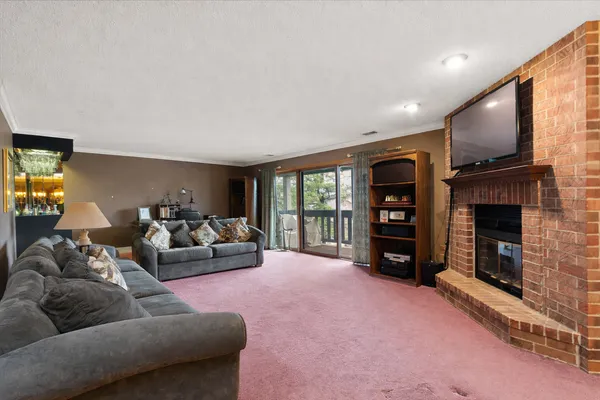 $325,000 | 7834 West Forest Hill Court, Unit 2CR, Palos Heights, IL 60463