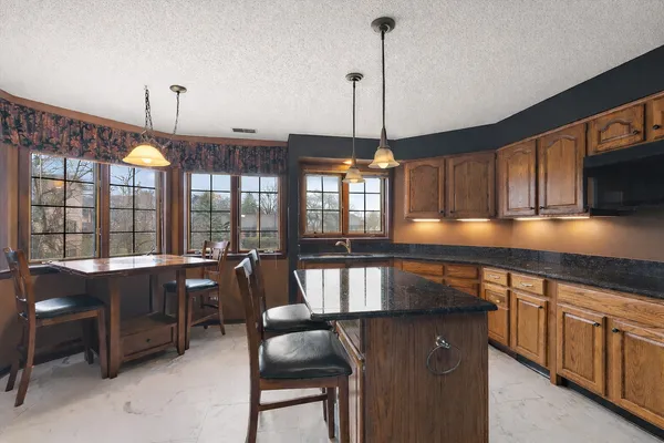 $325,000 | 7834 West Forest Hill Court, Unit 2CR, Palos Heights, IL 60463