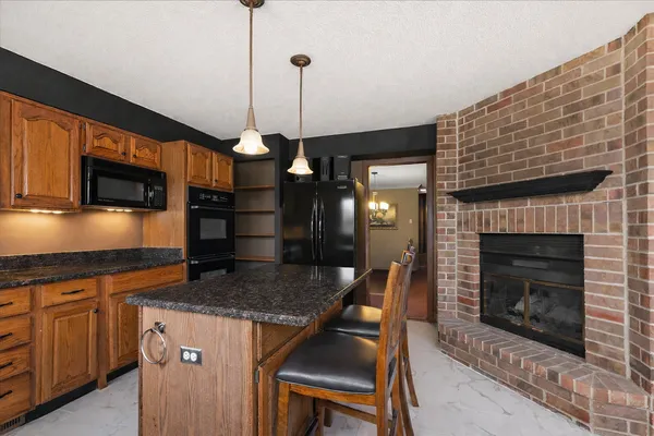 $325,000 | 7834 West Forest Hill Court, Unit 2CR, Palos Heights, IL 60463