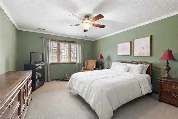 $325,000 | 7834 West Forest Hill Court, Unit 2CR, Palos Heights, IL 60463