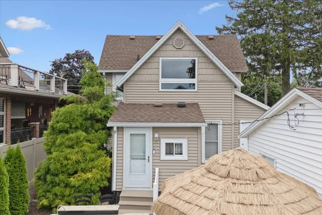 $255,000 | 616 Elk Street, Sabula, IA 52070