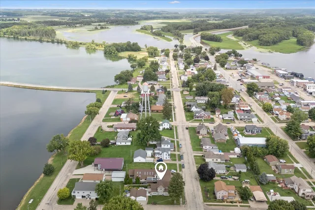 $255,000 | 616 Elk Street, Sabula, IA 52070