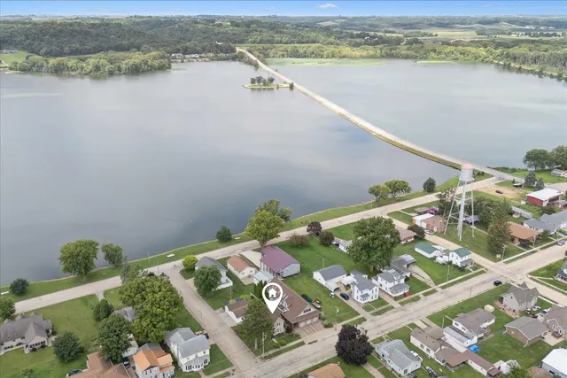 $255,000 | 616 Elk Street, Sabula, IA 52070