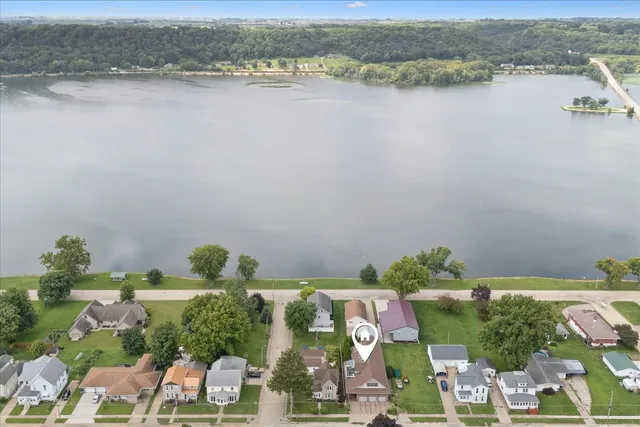 $255,000 | 616 Elk Street, Sabula, IA 52070