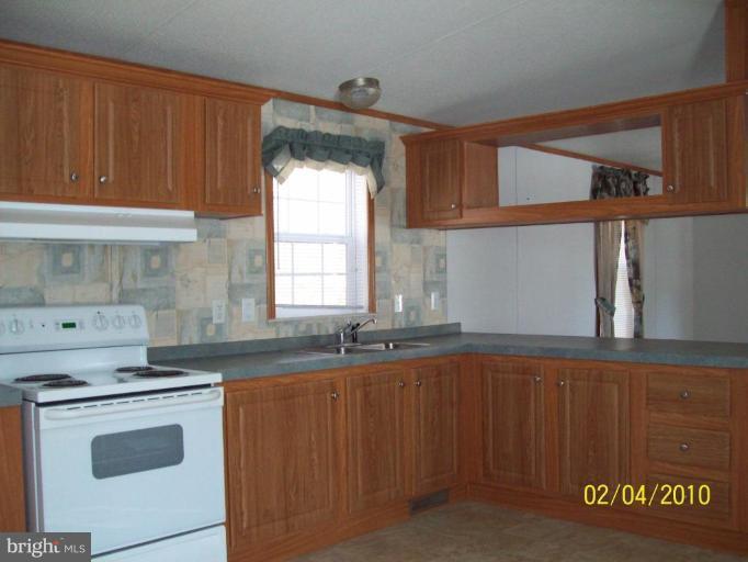 8 Polktown Road Waynesboro, PA 17268 - Photo 3 of 12 Kitchen