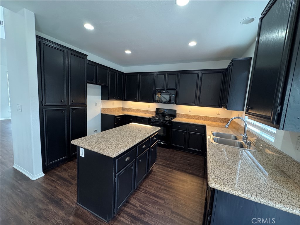 28291 Cedar Lane Saugus, CA 91350 - Photo 11 of 48