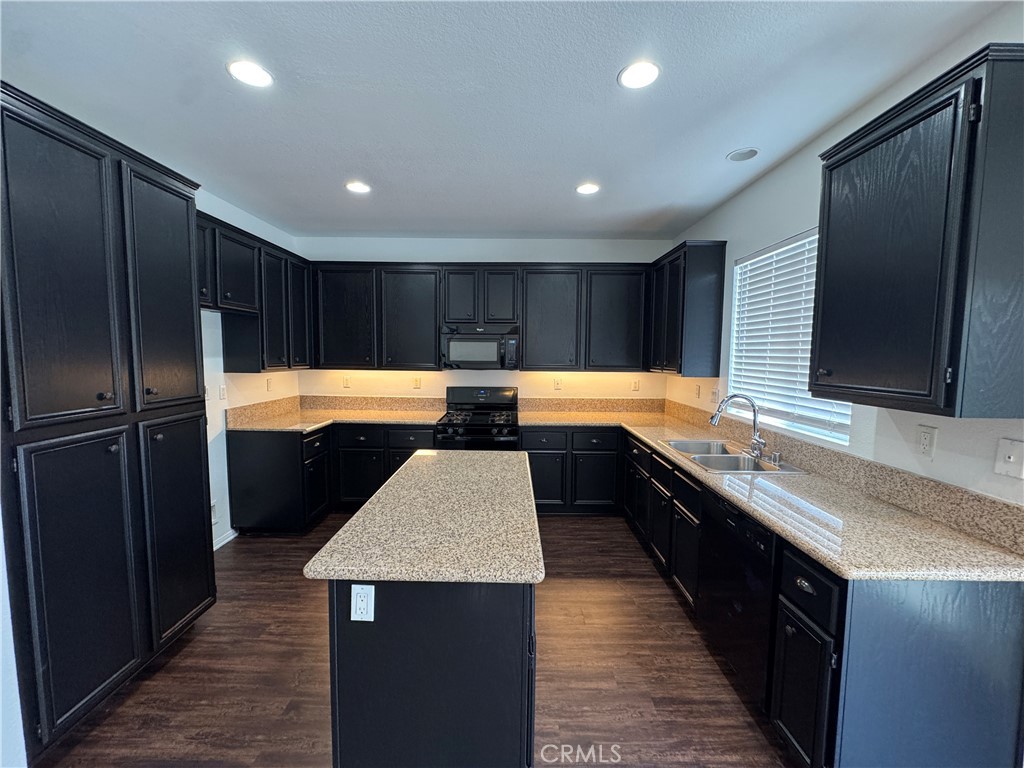 28291 Cedar Lane Saugus, CA 91350 - Photo 12 of 48