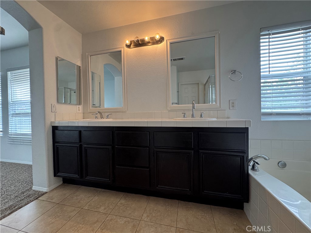 28291 Cedar Lane Saugus, CA 91350 - Photo 26 of 48