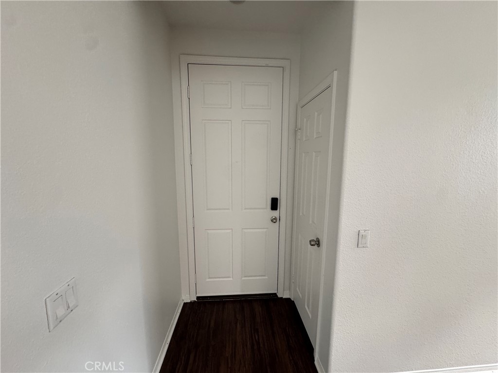 28291 Cedar Lane Saugus, CA 91350 - Photo 4 of 48