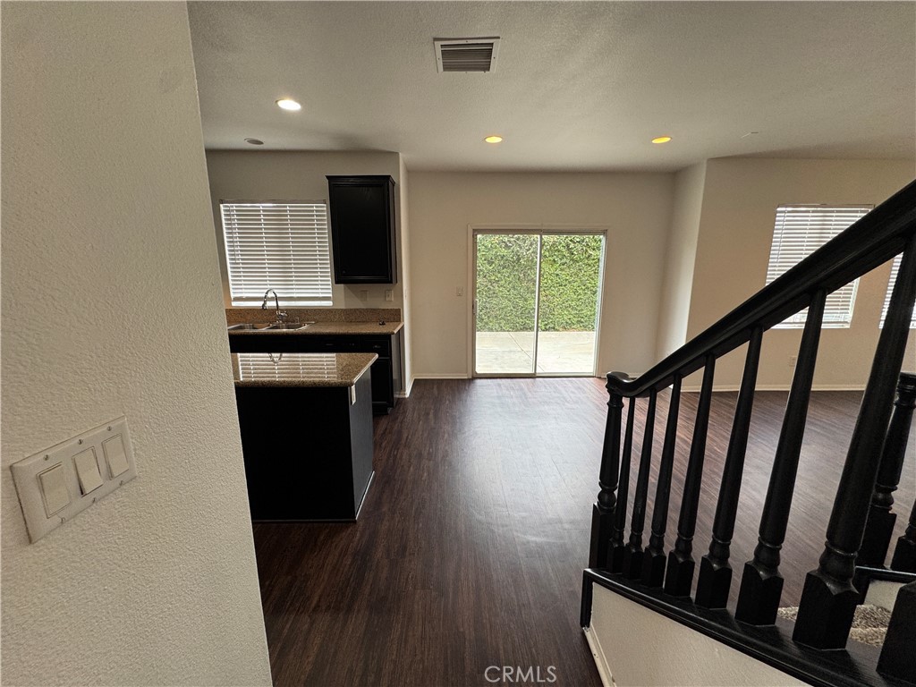 28291 Cedar Lane Saugus, CA 91350 - Photo 9 of 48