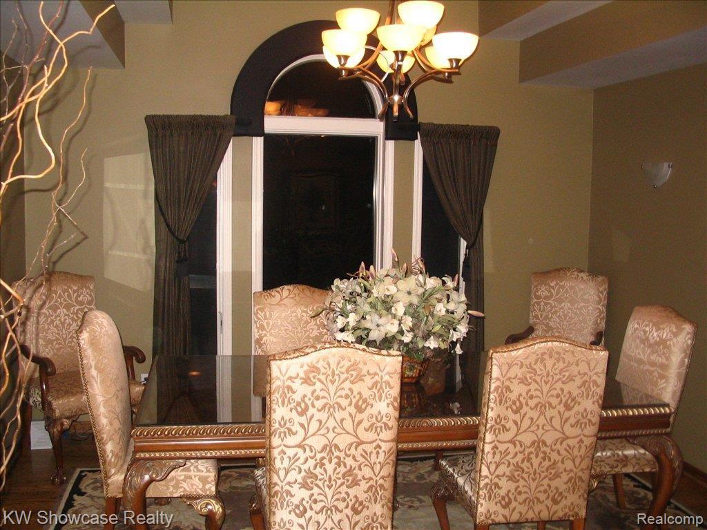 9489 Cherrywood Road Clarkston, MI 48348 - Photo 11 of 19 Formal Dining Room